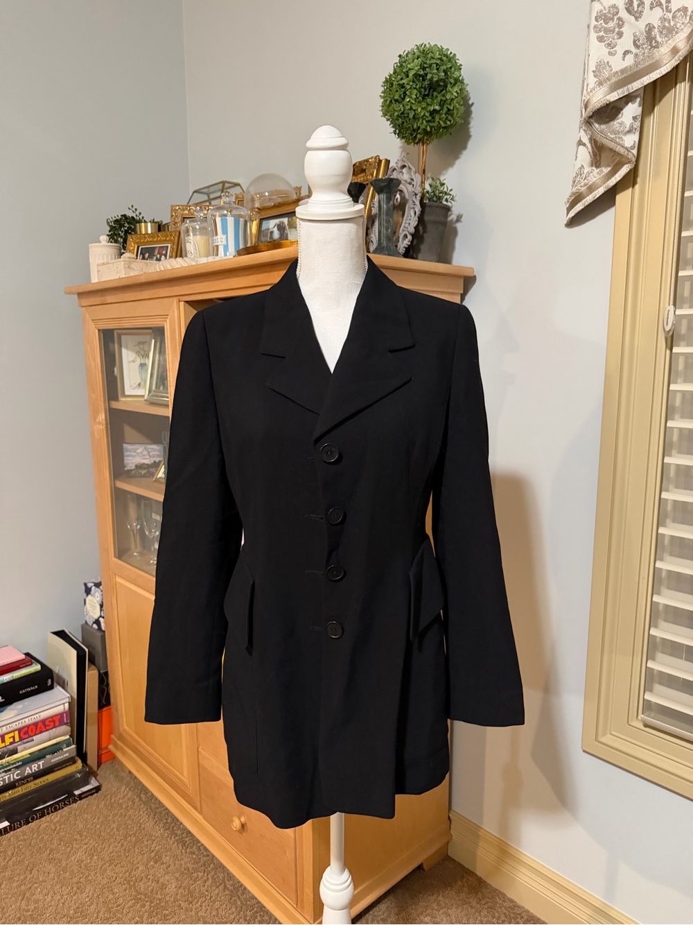 Vintage Escada Classic Black Women's Tailored Button Jacket Size 38